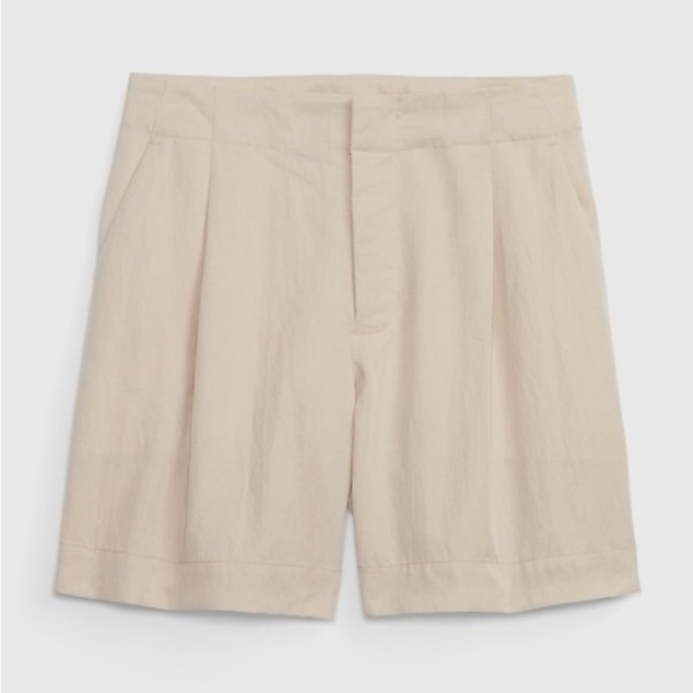 GAP Light Tan Women’s Shorts